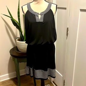 56. EUC. White House Black Market ladies size XL dress.